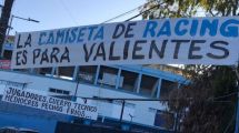 Imagen de Los violentos pasacalles de los hinchas de Racing a los jugadores y cuerpo técnico