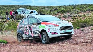 Rally de Los Menucos: Aubone pegó primero y da pelea