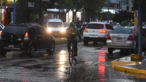 Llegaron las tormentas a Neuquén y Río Negro y hay alerta amarillo hasta el martes