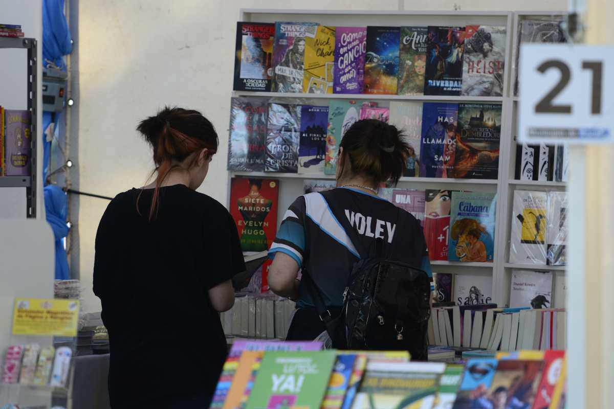 Feria del libro en Roca. Foto archivo Andrés Maripe. 