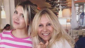 Wanda Nara «firmó la separación adelante mío» confirmó Ana Rosenfeld