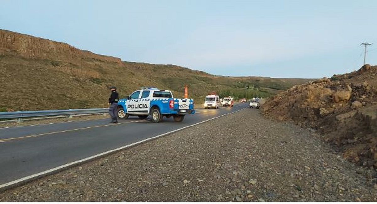 Un muerto y un herido tras un autovuelco en el paraje Negrete. Foto: Entrecordilleras.com.ar
