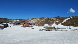 Copahue bajo 5 metros de nieve: llegaron hasta la villa termal y encontraron esta maravilla