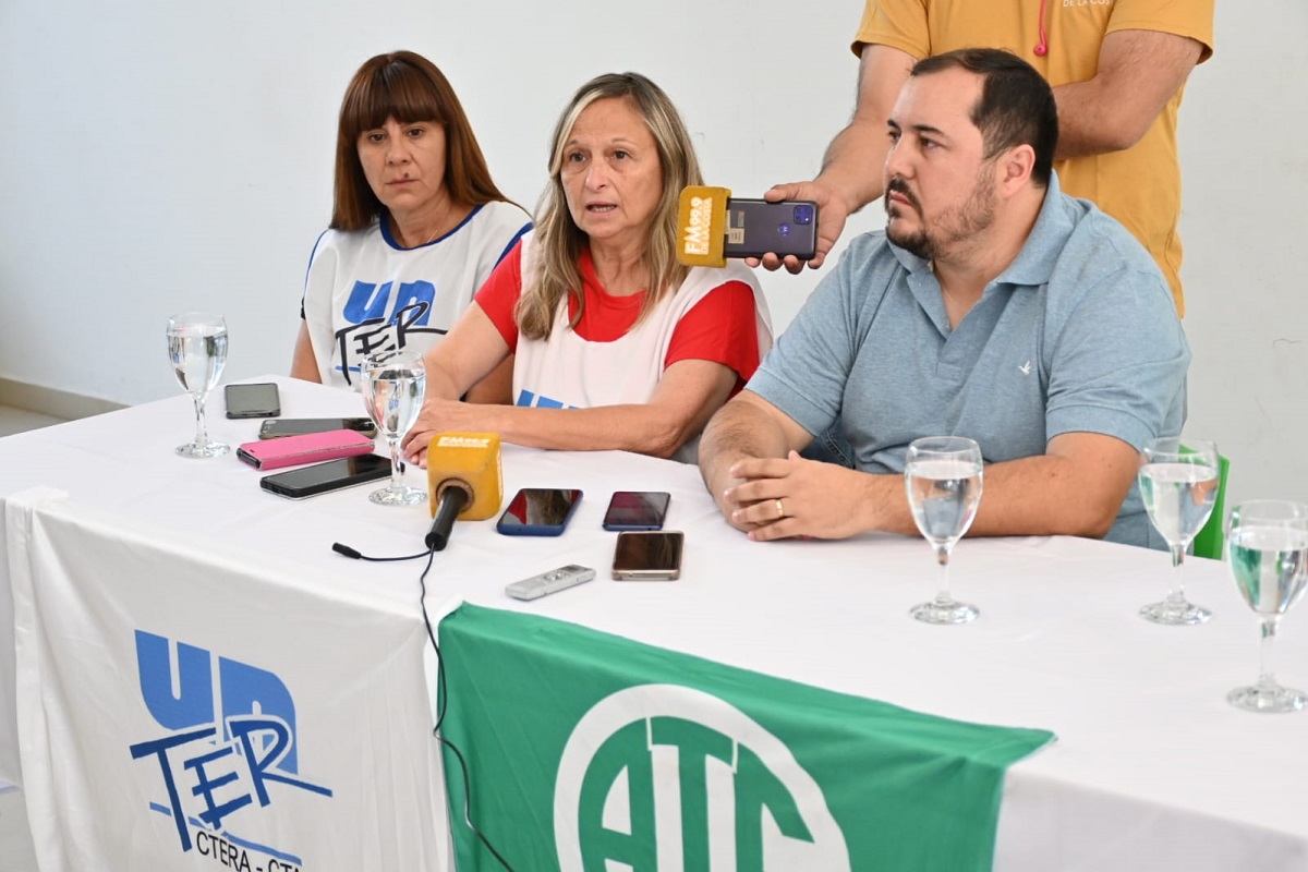 Schieroni y Vicente encabezaron la conferencia de prensa en Viedma. Foto: Marcelo Ochoa.