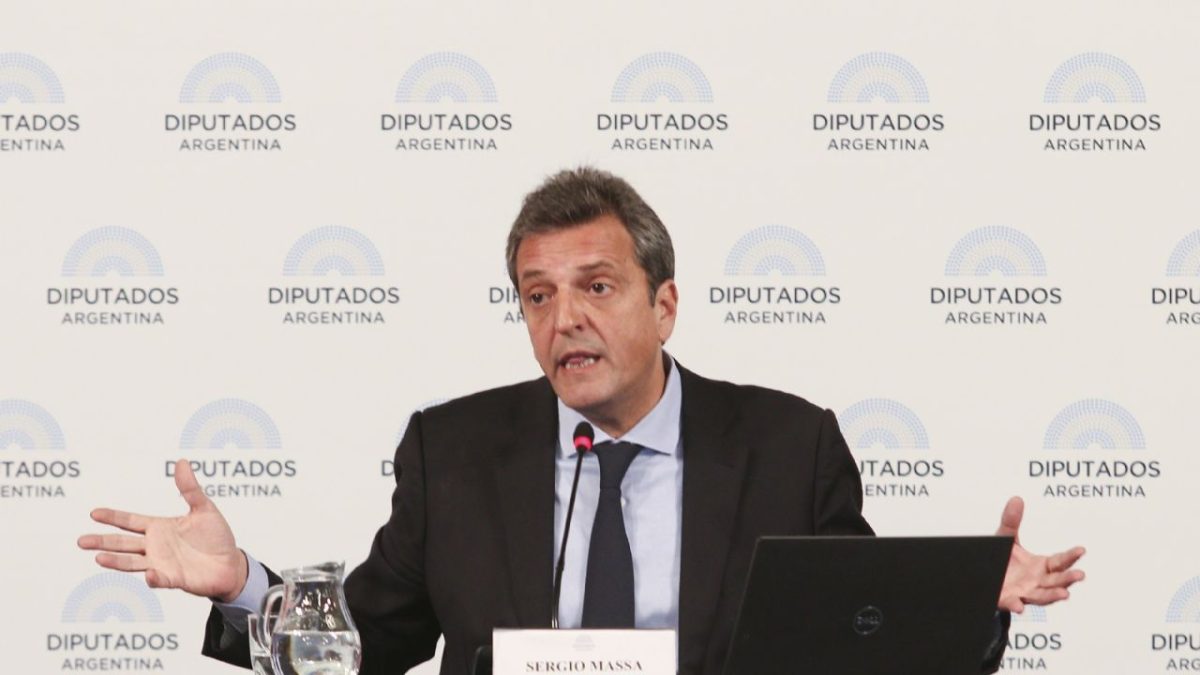 Las restricciones en las importaciones tienen como fin "cuidar los dólares".