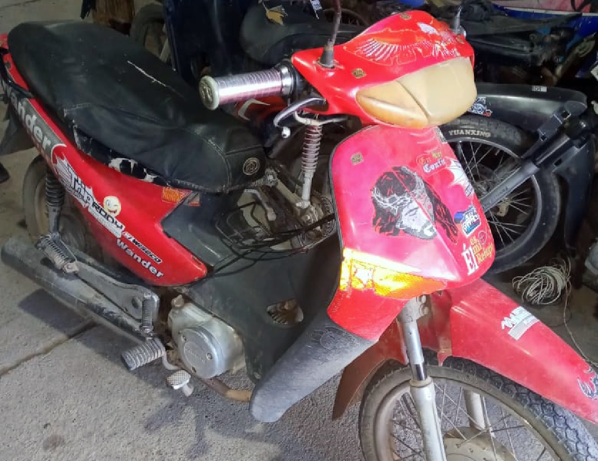 La moto secuestrada tenía la chapa patente de otro rodado. (Foto gentileza)