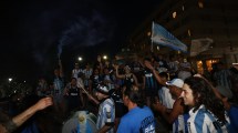 Imagen de Mirá los festejos de Racing en Viedma y Neuquén por el Trofeo de Campeones