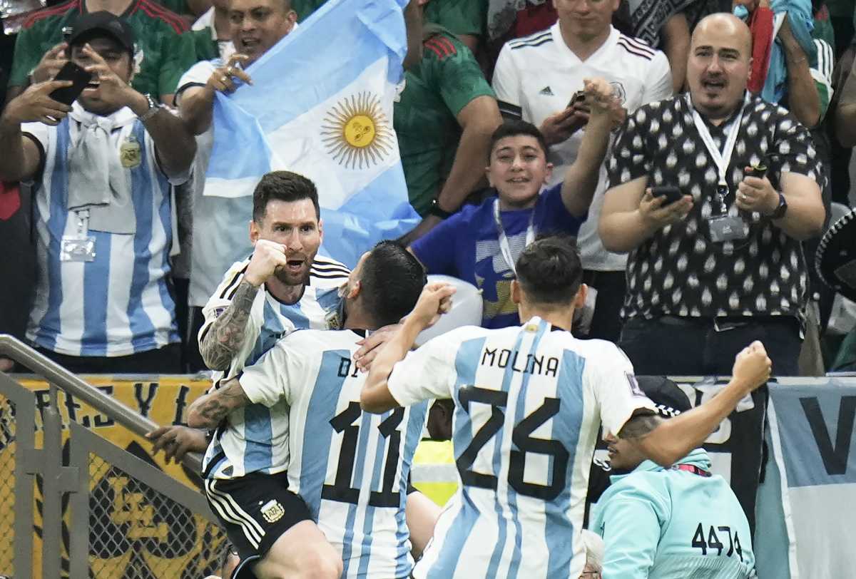 Argentina clasificará como primera de grupo si le gana a Polonia. (Foto: AP)