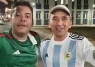 Mundial Qatar 2022, hinchas de Argentina y México cambian camisetas antes del partido: «Peleas no, buena onda sí»