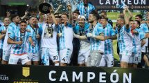 Imagen de Racing le ganó a Boca en un partido caliente y se quedó con el Trofeo de Campeones