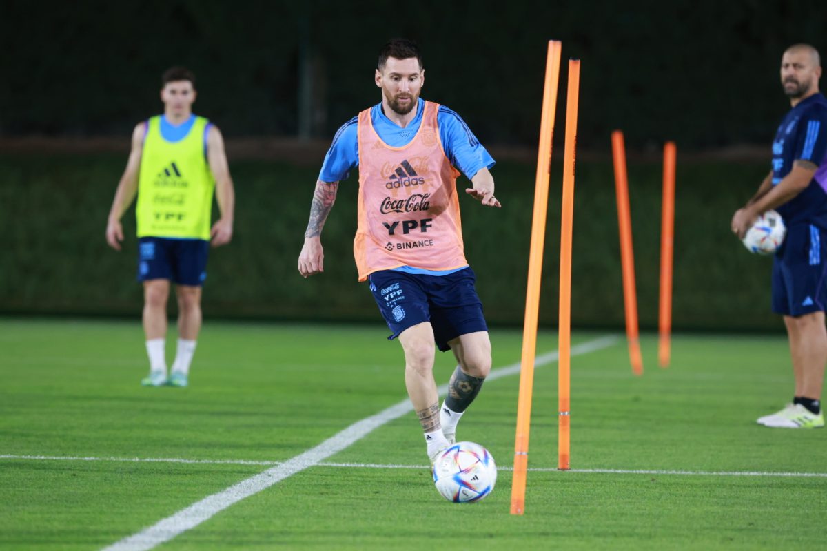 Messi entrenó con normalidad a dos días del partido con Polonia.