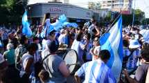 Imagen de Así se vivieron los festejos en Roca tras la victoria de Argentina en el Mundial Qatar 2022