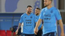 Imagen de Tranquilidad Mundial: Messi entrenó con normalidad y será titular ante Arabia Saudita