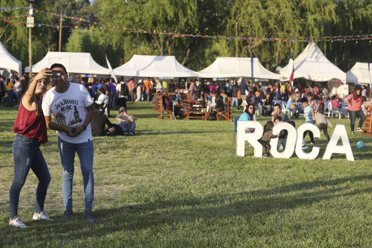 En el Festival de la Sidra, el viento no detiene las actividades al aire libre que incluirán sidras locales, gastronomía y shows.