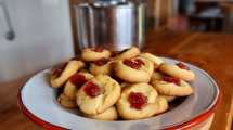 Imagen de Imperdible: unas galletitas dulces fáciles de hacer para vibrar el primer partido de Argentina