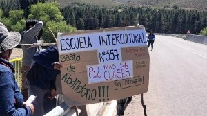 Una escuela intercultural de Neuquén lleva 82 días sin clases y reclamó por abandono