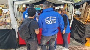 Secuestran fósiles que eran vendidos en la Feria de Artesanos de Neuquén