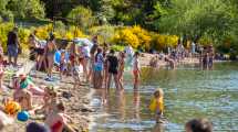 Imagen de Así funcionarán los balnearios en los lagos de San Martín de los Andes este verano