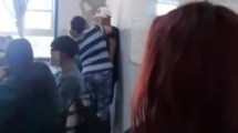 Imagen de Por «bullying», una mujer golpeó a un estudiante que maltrataba a su hijo en la escuela en Roca