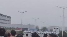 Imagen de La «ciudad iPhone» de China endurece el confinamiento por el covid tras protestas