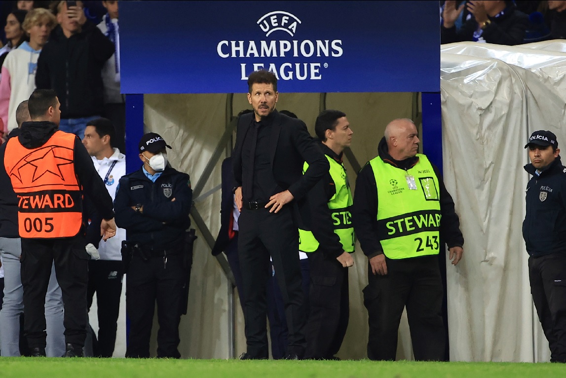 Diego Simeone y un duro golpe como entrenador del Atlético de Madrid. Foto: AP