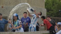 Imagen de Más calles cortadas en el centro de Neuquén después del triunfo de Argentina en el mundial