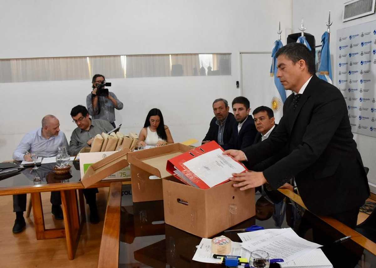 En la presentación de oferentes del 17 de noviembre hubo 3 empresas y la licitación fue supervisada por la Sindicatura Municipal (foto Matías Subat)