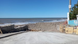 El Cóndor tendrá las bajadas a la playa habilitadas antes de la temporada de verano