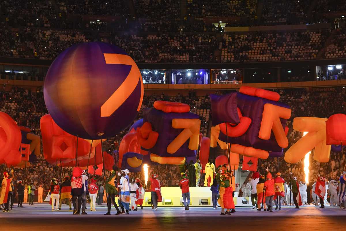 La ceremonia de clausura del Mundial Qatar 2022, entregó una noche memorable. (AP Photo/Petr David Josek)