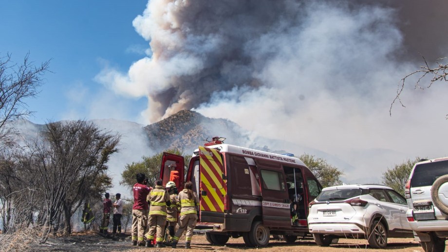 Incendios en Chile una densa capa de humo tapó Santiago y decretaron