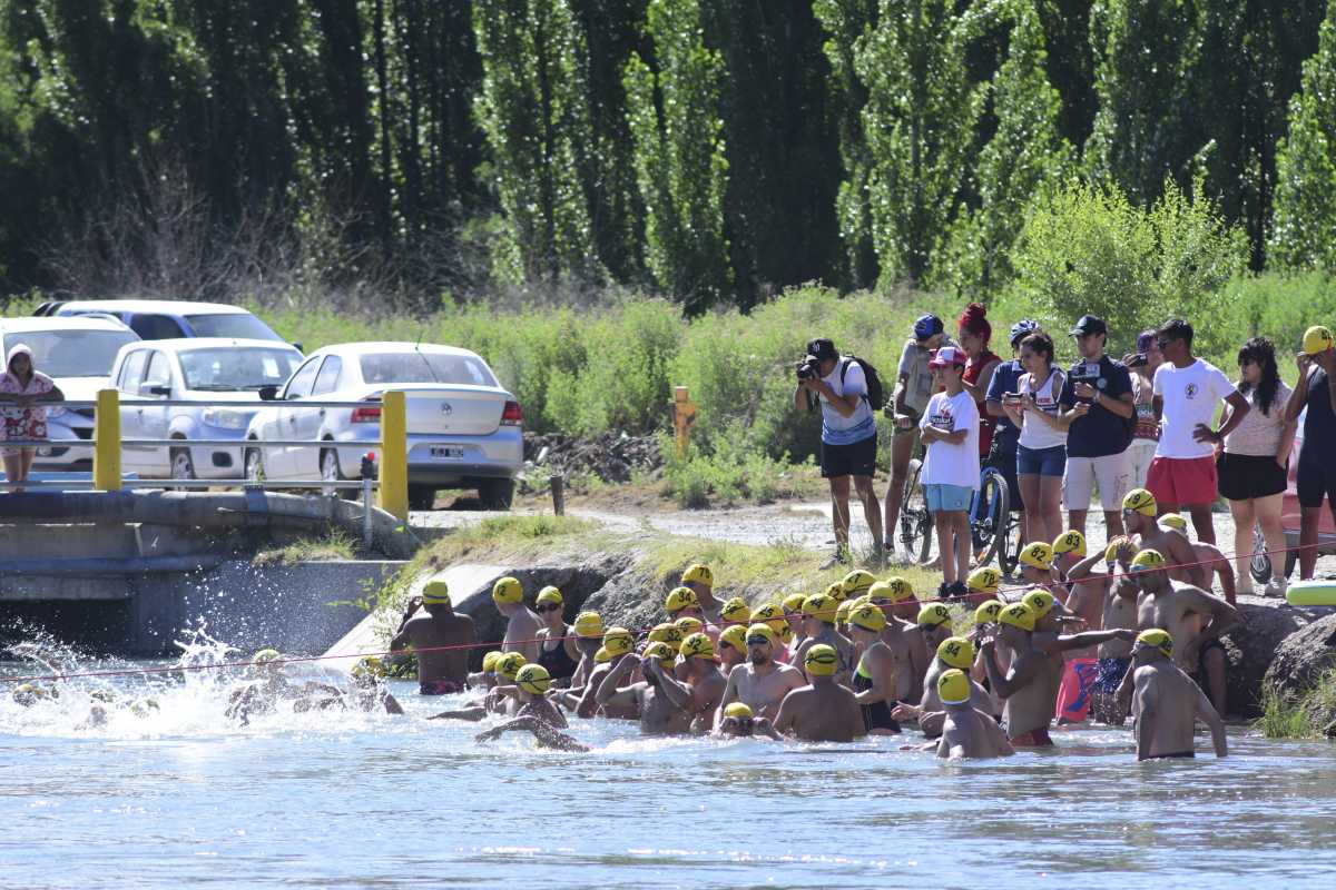 El Desafío al Canal Grande tuvo 100 nadadores en competencia. (Foto: Andrés Maripe)