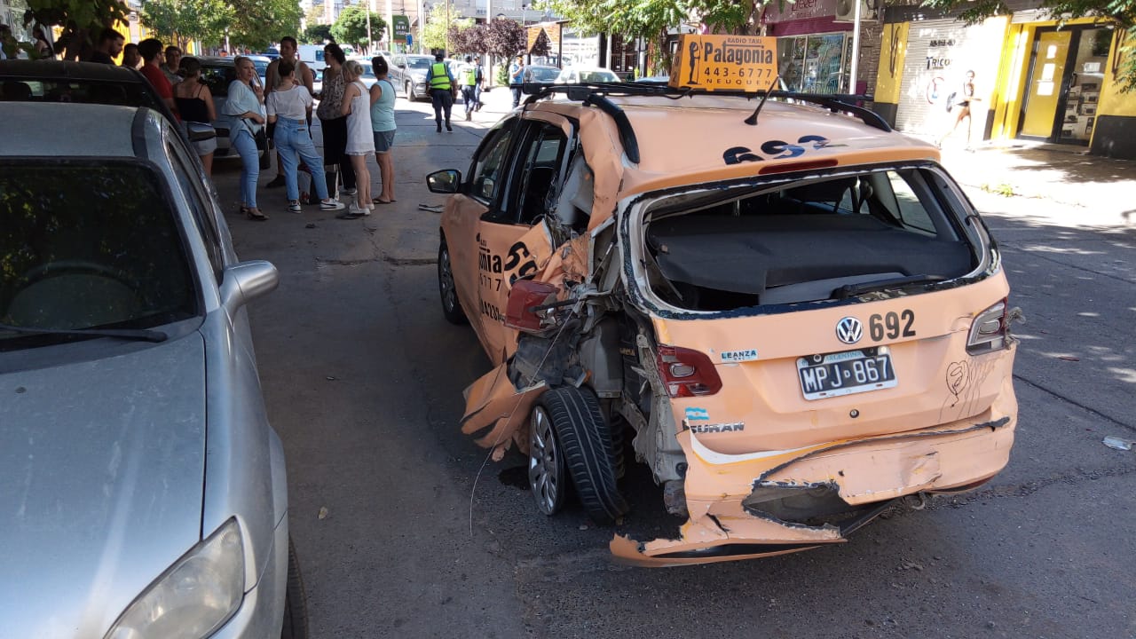 Colectivo Sin Frenos Chofer Fallece Al Impactar Contra Arbol