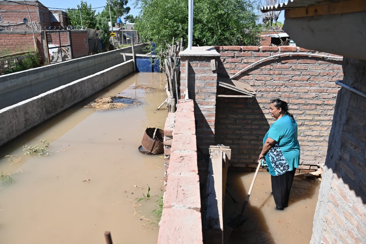 Esta mañana vecinos del barrio Martin Fierro cortaron la ruta 65. Foto Florencia Salto