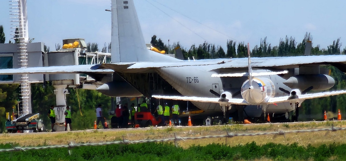 El gran operativo que llamó la atención de los pasajeros en el Aeropuerto de Neuquén y se viralizó