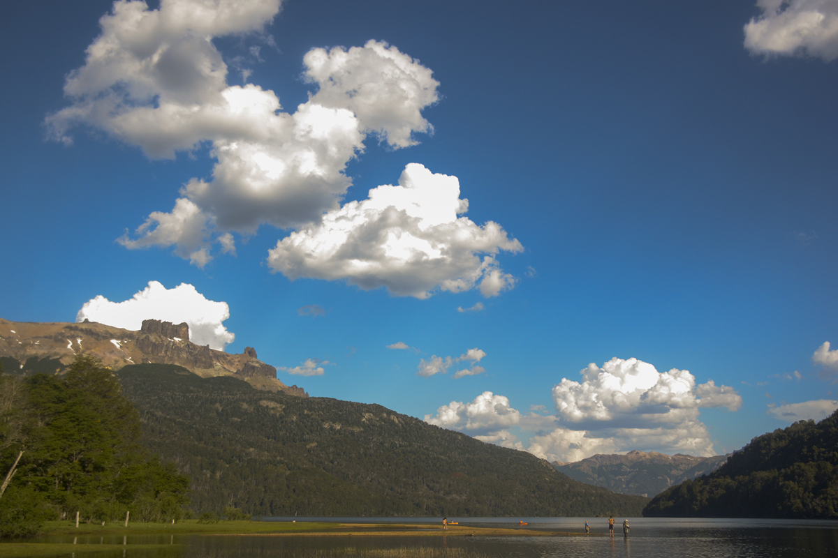 Le hicieron la autopsia al cuerpo encontrado cerca de San Martín de los Andes, en el Lago Falkner. (FOTO ILUSTRATIVA)