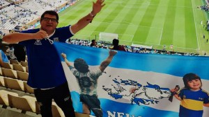 «¡Somos campeones!» Mauro, el neuquino que celebró en Qatar con la bandera de su hija, Maradona y las Malvinas