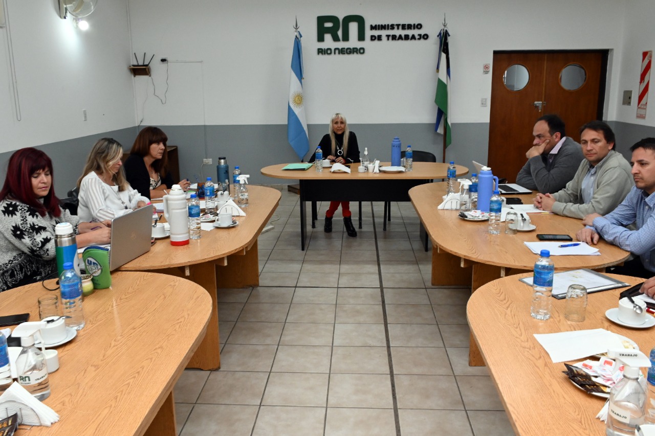 El acta de la paritaria docente genera más interpretación y Unter advierte que el descuento generará inmediatas medidas de fuerza. Foto: Marcelo Ochoa.