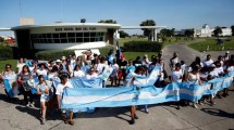 Imagen de Lago Escondido: familiares del ARA San Juan denuncian que Mahiques firmó una resolución en pleno viaje