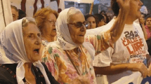 Imagen de Las Madres de Plaza de Mayo de Neuquén marcharán a las 19.30 por la resistencia