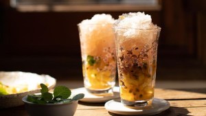 Granita de champaña con mango y maracuyá estilo Juliana López May