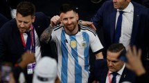 Imagen de Cuándo sale y cuánto cuesta la camiseta de la Selección Argentina con las tres estrellas