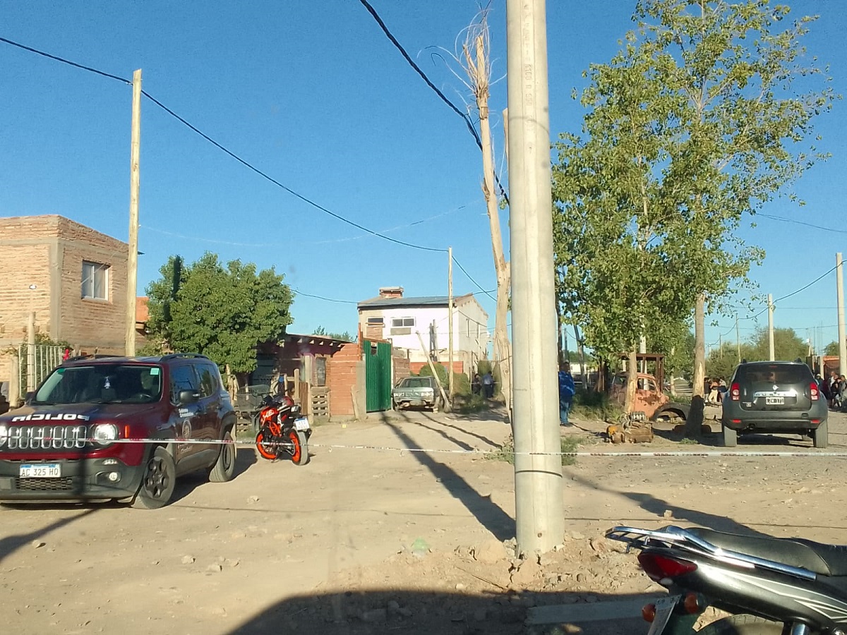 Investigan el homicidio de un hombre en el barrio 2 de febrero de Cipolletti 