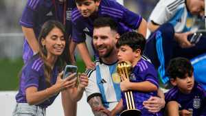 El apoyo incondicional de Antonela Roccuzzo a Leo Messi durante la final del Mundial Qatar 2022, en fotos