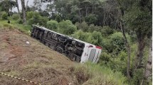 Imagen de Siete muertos, cinco de ellos argentinos, al caer un ómnibus en un barranco en Brasil