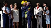 Imagen de Asumió Lula en Brasil: quién le colocó la banda presidencial, tras la ausencia de Jair Bolsonaro