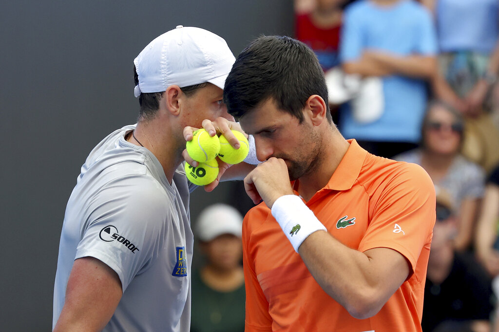 Novak Djokovic se mostró resignado por no poder ingresar a los Estados Unidos. (AP Photo/Kelly Barnes)