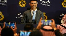 Imagen de Cristiano Ronaldo fue presentado en el Al-Nassr de Arabia ante una multitud