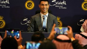 Cristiano Ronaldo fue presentado en el Al-Nassr de Arabia ante una multitud