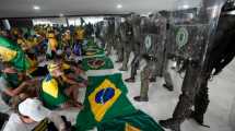 Imagen de Toma de los edificios de Gobierno en Brasil: las fuerzas de seguridad retomaron el control