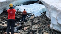 Imagen de Identificaron al turista de Santa Cruz que murió tras el derrumbe de una cueva del glaciar Hielo Azul, en El Bolsón